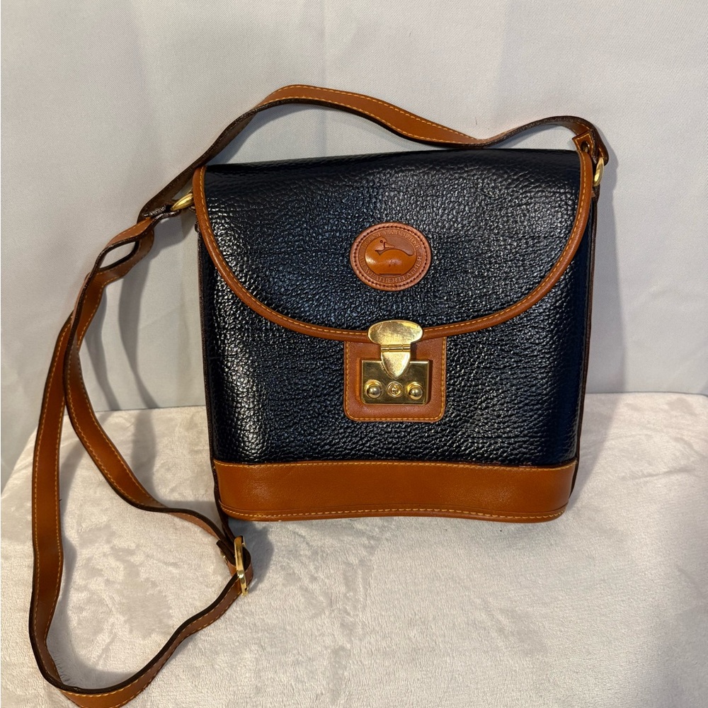 Vintage Dooney & Bourke USA Made Navy Pebbled Leather‎ Crossbody